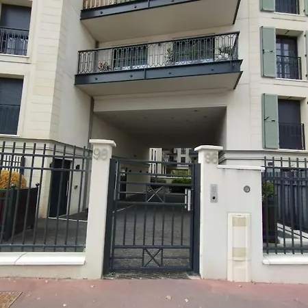 Apartment Melody Clamart, 25 Min De Paris, Tramway 6, Parking *